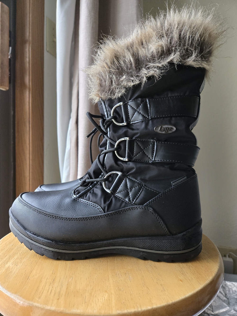 Lugz Women's Black 9 Winter Snow Boots with Faux Fur Trim